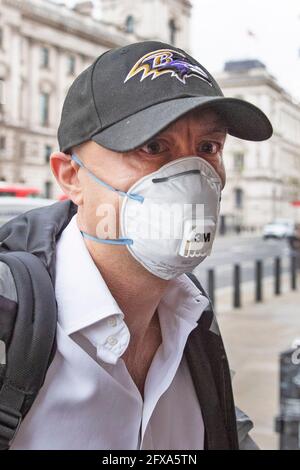 Dominic Cummings arrive à Portcullis House pour être interrogé Par les politiciens sur la gestion du Covid-19 par le gouvernement Banque D'Images