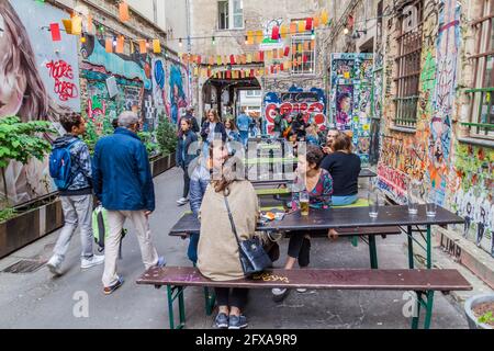 BERLIN, ALLEMAGNE - 23 AOÛT 2017 : café à Hackeshe court à Berlin. Banque D'Images