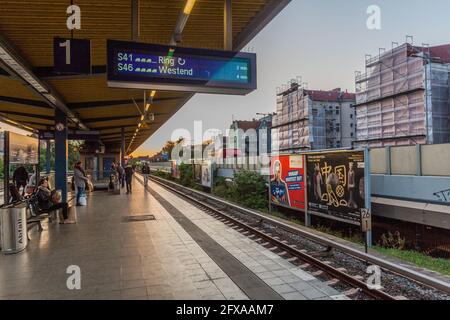 BERLIN, ALLEMAGNE - 14 SEPTEMBRE 2017 : vue sur la gare de train rapide S-Bahn de Berlin Bundesplatz. Banque D'Images