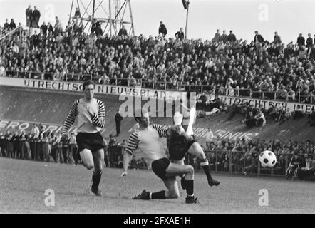 Dos contre Feijenoord 3-0 Kindvall (à droite) scores 1er but, 27 avril 1969, sports, football, pays-Bas, agence de presse du xxe siècle photo, nouvelles à retenir, documentaire, photographie historique 1945-1990, histoires visuelles, L'histoire humaine du XXe siècle, immortaliser des moments dans le temps Banque D'Images