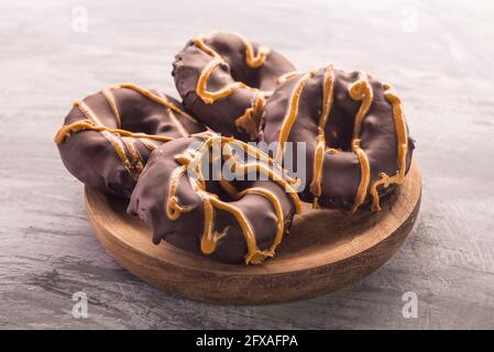 Beignets sains de pommes de terre douces et de beurre de cacahuète Banque D'Images