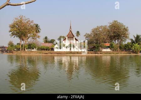 Temple bouddhiste (Wat Tra Phang Thong) à Sukhothai en thaïlande Banque D'Images