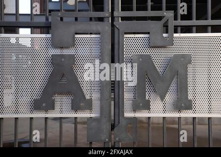 Vue générale des portes d'entrée avec le logo Texas A&M Aggies à Kyle Field, le mercredi 26 2021 mai, à College Station, Texas. Banque D'Images