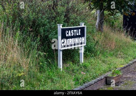 Panneau anglais, station Castle Caereinion, Welshpool & Llanfair Light Railway, Powys, pays de Galles. Banque D'Images