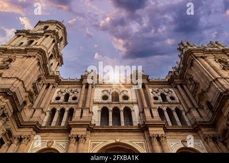 Pittoresque cathédrale catholique de Malaga (Catedral de Encarnacion), Andalousie, Espagne. Banque D'Images