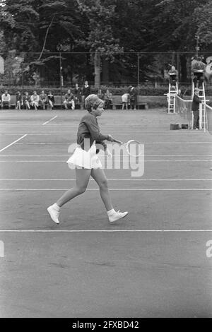 Championnats internationaux de tennis à Hilversum, 18 juillet 1966, championnats, tennis, Pays-Bas, Agence de presse du XXe siècle photo, nouvelles à retenir, documentaire, photographie historique 1945-1990, histoires visuelles, L'histoire humaine du XXe siècle, immortaliser des moments dans le temps Banque D'Images