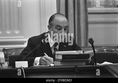 Débat d'interpellation à la Chambre basse sur la guerre au Vietnam, 20 décembre 1972, débats de chambre, pays-Bas, agence de presse du xxe siècle photo, nouvelles à retenir, documentaire, photographie historique 1945-1990, histoires visuelles, L'histoire humaine du XXe siècle, immortaliser des moments dans le temps Banque D'Images