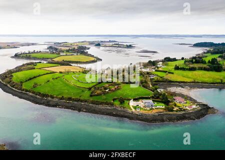 Vue aérienne de drone sur l'île de Mahee Strangford Lough Banque D'Images