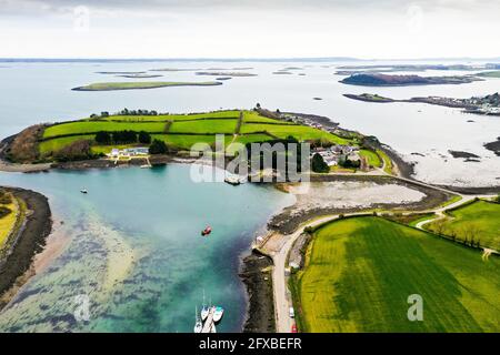 Vue aérienne de drone au-dessus de Strangford Lough Banque D'Images