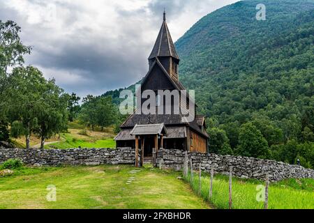 Norvège, Lustafjorden, site du patrimoine mondial de l'UNESCO, Eglise Urnes Stave Banque D'Images