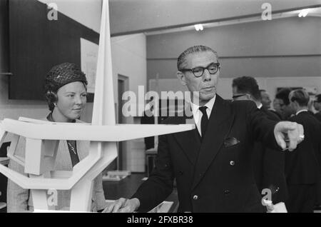 La princesse Beatrix a visité le festival de la jeunesse Velp, le 28 août 1962, visites, festivals, Jeunesse, maison royale, princesses, pays-Bas, agence de presse du XXe siècle photo, news to remember, documentaire, photographie historique 1945-1990, histoires visuelles, L'histoire humaine du XXe siècle, immortaliser des moments dans le temps Banque D'Images