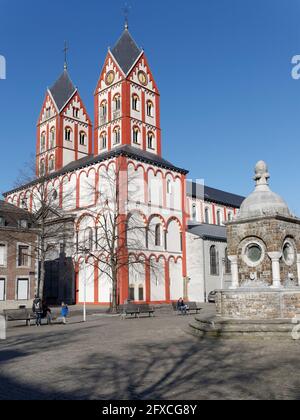 La collégiale Saint-Barthélemy de Liège, en Belgique Banque D'Images