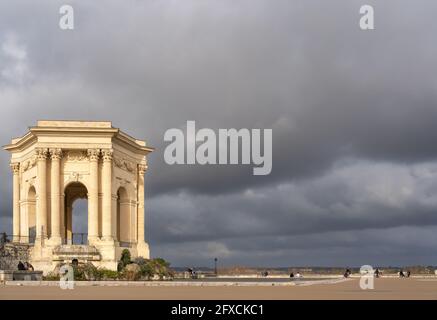 Promenade de Peyrou à Montpellier, France par une journée d'hiver nuageux Banque D'Images