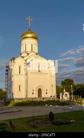 Église de l'Intercession de la bienheureuse Vierge Marie Minsk, Pobediteley Ave., 82 Bélarus. Extrait le 2 août 2019. Banque D'Images