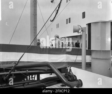 La princesse Beatrix a baptisé le plus grand pétrolier Esso Den Haag sur la mer du Nord, 4 juillet 1963, pétroliers, pays-Bas, agence de presse du xxe siècle photo, nouvelles à retenir, documentaire, photographie historique 1945-1990, histoires visuelles, L'histoire humaine du XXe siècle, immortaliser des moments dans le temps Banque D'Images