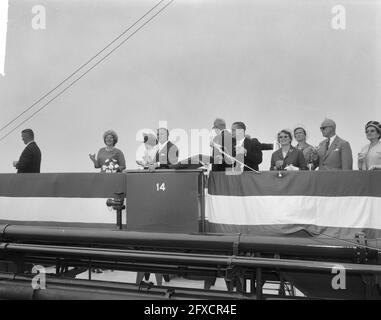 La princesse Beatrix a baptisé le plus grand pétrolier Esso Den Haag en mer du Nord, 4 juillet 1963, pétroliers, pays-Bas, agence de presse du xxe siècle photo, nouvelles à retenir, documentaire, photographie historique 1945-1990, histoires visuelles, L'histoire humaine du XXe siècle, immortaliser des moments dans le temps Banque D'Images