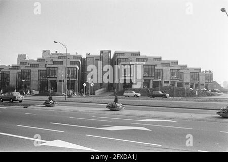Le Prince Claus ouvre le nouveau siège central de Centraal Beheer à Apeldoorn, le 1er novembre 1972, le siège social, les ouvertures, princes, pays-Bas, agence de presse du XXe siècle photo, news to remember, documentaire, photographie historique 1945-1990, histoires visuelles, L'histoire humaine du XXe siècle, immortaliser des moments dans le temps Banque D'Images