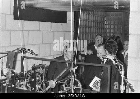 Le Prince Claus ouvre un nouveau siège central Centraal Beheer à Apeldoorn, 1er novembre 1972, siège social, ouvertures, princes, pays-Bas, agence de presse du XXe siècle photo, news to remember, documentaire, photographie historique 1945-1990, histoires visuelles, L'histoire humaine du XXe siècle, immortaliser des moments dans le temps Banque D'Images