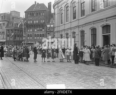 Jouet action jeunesse, la Haye, 16 novembre 1950, Jeunesse, Pays-Bas, Agence de presse du XXe siècle photo, nouvelles à retenir, documentaire, photographie historique 1945-1990, histoires visuelles, L'histoire humaine du XXe siècle, immortaliser des moments dans le temps Banque D'Images