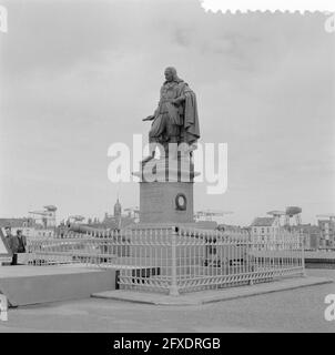 Statue du Michiel de Ruyter à Vlissingen, 25 mars 1957, statues, pays-Bas, agence de presse du xxe siècle photo, nouvelles à retenir, documentaire, photographie historique 1945-1990, histoires visuelles, L'histoire humaine du XXe siècle, immortaliser des moments dans le temps Banque D'Images