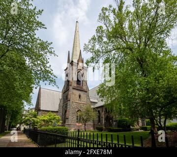 Schenectady, NY - USA - 22 mai 2021 : vue de la première église réformée de Schenectady, située au 8 North Church Street dans le quartier historique de Stockade Banque D'Images