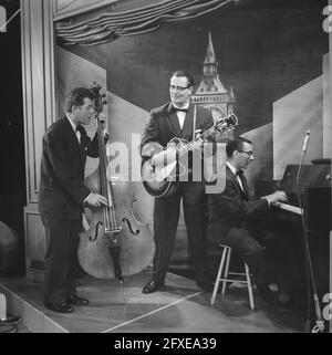 Week-end de la télévision, Heidi Bruhl, 30 octobre 1959, télévisions, Pays-Bas, Agence de presse du XXe siècle photo, nouvelles à retenir, documentaire, photographie historique 1945-1990, histoires visuelles, L'histoire humaine du XXe siècle, immortaliser des moments dans le temps Banque D'Images