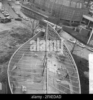 Bâtiment d'exposition à Rotterdam en construction, exposition Rotterdam City in motion, 13 avril 1965, expositions, pays-Bas, agence de presse du xxe siècle photo, nouvelles à retenir, documentaire, photographie historique 1945-1990, histoires visuelles, L'histoire humaine du XXe siècle, immortaliser des moments dans le temps Banque D'Images