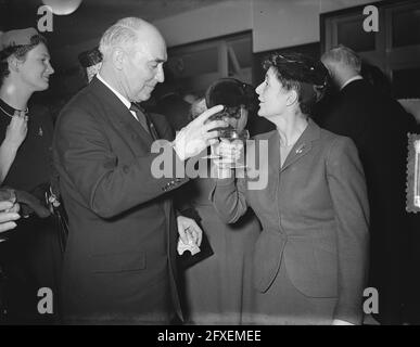 Lancement du chasseur de sous-marins Groningen, 9 janvier 1954, lanceurs, chasseurs de sous-marins, Pays-Bas, Agence de presse du XXe siècle photo, nouvelles à retenir, documentaire, photographie historique 1945-1990, histoires visuelles, L'histoire humaine du XXe siècle, immortaliser des moments dans le temps Banque D'Images