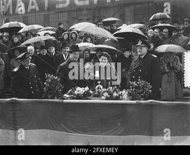 Lancement du chasseur de sous-marins Groningen, 9 janvier 1954, lanceurs, chasseurs de sous-marins, Pays-Bas, Agence de presse du XXe siècle photo, nouvelles à retenir, documentaire, photographie historique 1945-1990, histoires visuelles, L'histoire humaine du XXe siècle, immortaliser des moments dans le temps Banque D'Images