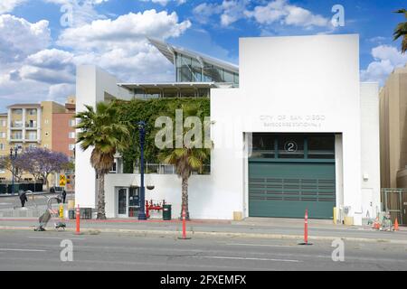 Vue sur la ville de San Diego Bayside Fire Station n°2 bâtiment sur Pacific Hwy à San Diego, CA. Banque D'Images