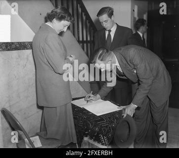 Bureau de consultation du thé Europa, Singel 170/72, inauguration de la nouvelle salle d'exposition et ainsi de suite, 29 mai 1950, expositions, thé, Pays-Bas, Agence de presse du XXe siècle photo, nouvelles à retenir, documentaire, photographie historique 1945-1990, histoires visuelles, L'histoire humaine du XXe siècle, immortaliser des moments dans le temps Banque D'Images