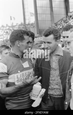 Tour de France, Anglade, 7 juillet 1960, sports, Course cycliste, pays-Bas, Agence de presse du XXe siècle photo, news to remember, documentaire, photographie historique 1945-1990, histoires visuelles, L'histoire humaine du XXe siècle, immortaliser des moments dans le temps Banque D'Images