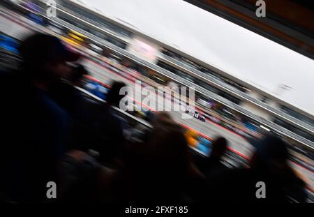 Austin, Texas, États-Unis. 23 mai 2021. Alex Bowman dirige la voiture Hendrick Motorsports Chevrolet vers le bas de l'avant tout droit pendant le Grand Prix EchoPark Automotive Texas le dimanche 23 mai 2021 au circuit of the Americas à Austin, au Texas. Austin McAfee/CSM/Alamy Live News Banque D'Images