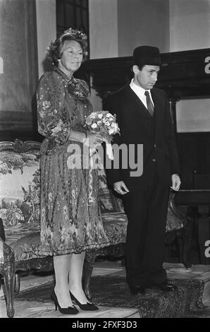 La reine Beatrix assiste à un service spécial en synagogue à l'occasion du 350e anniversaire de la communauté juive à Amsterdam, le 1er septembre 1985, Queens, synagogues, Pays-Bas, Agence de presse du XXe siècle photo, nouvelles à retenir, documentaire, photographie historique 1945-1990, histoires visuelles, L'histoire humaine du XXe siècle, immortaliser des moments dans le temps Banque D'Images