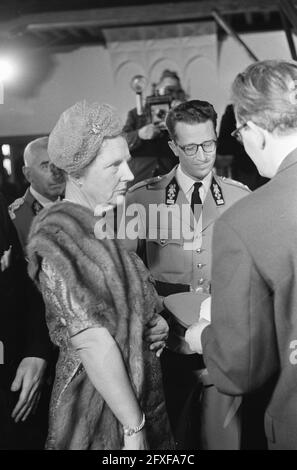 Deuxième jour de la visite royale en Belgique, arrivée et visite au Plantijnmuseum, 31 mai 1960, arrivées, visites, Pays-Bas, Agence de presse du XXe siècle photo, nouvelles à retenir, documentaire, photographie historique 1945-1990, histoires visuelles, L'histoire humaine du XXe siècle, immortaliser des moments dans le temps Banque D'Images