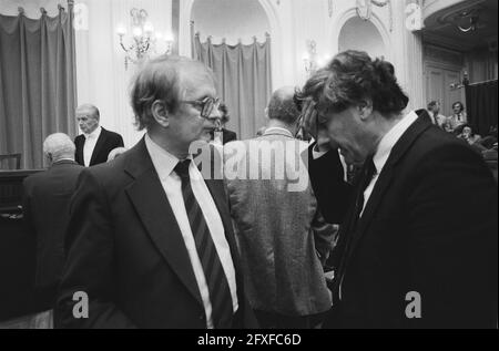 Lower House, examen des factures de réduction des prestations sociales; Meyer (l) et Lubbers, 21 juin 1982, traitements, pays-Bas, agence de presse du XXe siècle photo, news to remember, documentaire, photographie historique 1945-1990, histoires visuelles, L'histoire humaine du XXe siècle, immortaliser des moments dans le temps Banque D'Images