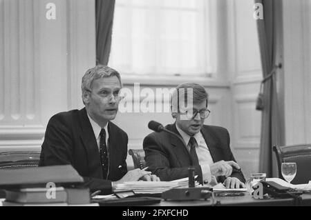 Deuxième chambre, débat sur le nouveau passeport à l'épreuve de la fraude; No 4: M. J. G. C. Wiebenga (VVD), 27 avril 1988, débats, passeports, pays-Bas, agence de presse du xxe siècle photo, nouvelles à retenir, documentaire, photographie historique 1945-1990, histoires visuelles, L'histoire humaine du XXe siècle, immortaliser des moments dans le temps Banque D'Images