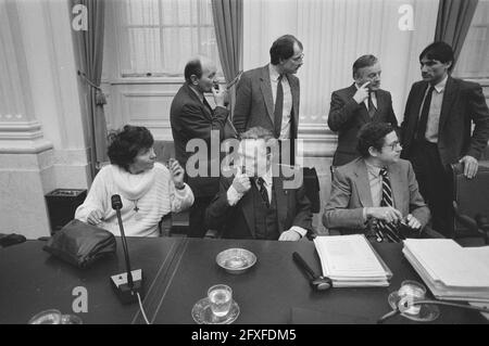 Chambre des représentants, Comité spécial de l'UCV sur l'assistance aux toxicomanes, 4 février 1985, comités, pays-Bas, Agence de presse du XXe siècle photo, nouvelles à retenir, documentaire, photographie historique 1945-1990, histoires visuelles, L'histoire humaine du XXe siècle, immortaliser des moments dans le temps Banque D'Images