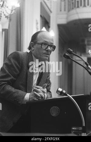 Chambre basse, débat d'interpellation sur l'infiltrant dans le camp de paix de Woensdrecht; ministre Rietkerk, 16 mai 1984, politique, pays-Bas, agence de presse du xxe siècle photo, nouvelles à retenir, documentaire, photographie historique 1945-1990, histoires visuelles, L'histoire humaine du XXe siècle, immortaliser des moments dans le temps Banque D'Images