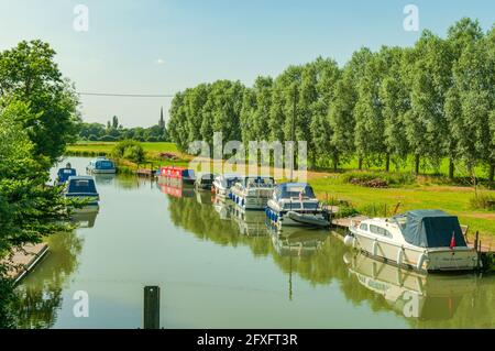 Rivière Thames, Lechlade, Oxfordshire, Angleterre Banque D'Images