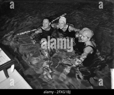 De gauche à droite Cocky Gastelaars, Tenking, Troost et G. Kroon allemagne et pays-bas, 1er mars 1958, natation, pays-Bas, agence de presse du xxe siècle photo, nouvelles à retenir, documentaire, photographie historique 1945-1990, histoires visuelles, L'histoire humaine du XXe siècle, immortaliser des moments dans le temps Banque D'Images