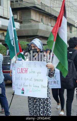 Manifestation pro-palestinienne organisée au club de presse de Karachi pendant le conflit israélo-palestinien, le peuple pakistanais montre son soutien à la Palestine. Banque D'Images