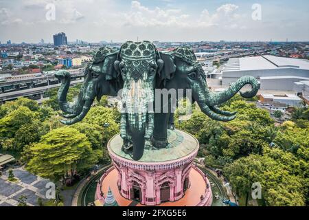 Vue aérienne de la statue de l'éléphant à tête Erawan 3 à Bangkok, en Thaïlande Banque D'Images