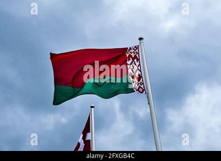 Arena Riga avec les drapeaux des équipes participantes, ainsi que Bélarus drapeau national ALLEMAGNE - KAZAKHSTAN IIHF CHAMPIONNAT DU MONDE de HOCKEY SUR GLACE Groupe B à Riga, Lettonie, Lettland, 26 mai 2021, Saison 2020/2021 © Peter Schatz / Alamy Live News Banque D'Images