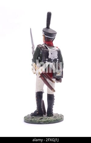 Soldat d'étain officier non commissionné du bataillon de sapeurs des gardes de la vie, 1813 isolé sur blanc Banque D'Images