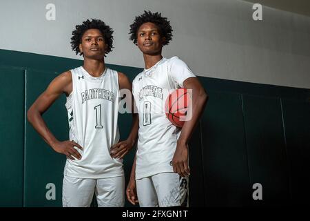 Fort Lauderdale, États-Unis. 12 mars 2021. Amen, à gauche, et Ausar Thompson de Pine Crest sont les joueurs de basket-ball de l'année des garçons du comté de Broward de Sun Sentinel du sud de la Floride pour les petites écoles le 12 mars 2021. (Photo par Michael Laughlin/South Florida Sun Sentinel/TNS/Sipa USA) crédit: SIPA USA/Alay Live News Banque D'Images