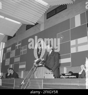 Le symposium alimentaire a été ouvert à la RAI par le Premier ministre m.. G. M. MARIJNEN . Ministre Biesheuvel, 11 novembre 1963, Premier ministre, pays-Bas, agence de presse du xxe siècle photo, nouvelles à retenir, documentaire, photographie historique 1945-1990, histoires visuelles, L'histoire humaine du XXe siècle, immortaliser des moments dans le temps Banque D'Images