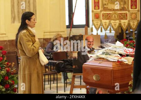 Photo répertoire, Italie. 27 mai 2021. Chambre Burial Palazzo Marino Umberto Veronesi - Carla Fraci (Milan - 2016-11-10, Davide Salerno) ps la photo peut être utilisée dans le contexte dans lequel elle a été prise, Et sans l'intention diffamatoire du décorum des personnes représentées (photo répertoire - 2021-05-27, Davide Salerno) p.s. la foto e' utilizzabile nel rispetto del contento in cui e' stata scattata, e senza intento diffamatorio del decoro delle persone rappresentate crédit: Independent photo Agency/Alay Live News Banque D'Images