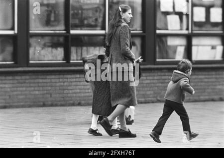 Selon diverses rumeurs la princesse Irene va divorcer contre le prince Carel Hugo, 4a la princesse Juliana était également à l'école, 15 décembre 1980, rumeurs, divorces, Ecoles, pays-Bas, Agence de presse du XXe siècle photo, nouvelles à retenir, documentaire, photographie historique 1945-1990, histoires visuelles, L'histoire humaine du XXe siècle, immortaliser des moments dans le temps Banque D'Images