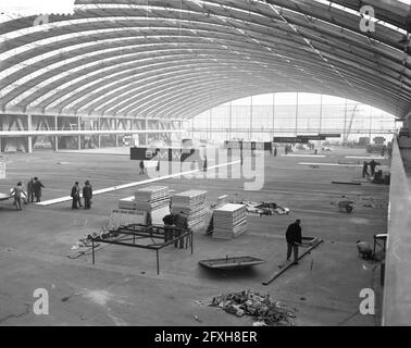 Préparation à la RAI pour l'exposition automobile à venir, 18 janvier 1961, préparatifs, expositions automobiles, Pays-Bas, Agence de presse du XXe siècle photo, nouvelles à retenir, documentaire, photographie historique 1945-1990, histoires visuelles, L'histoire humaine du XXe siècle, immortaliser des moments dans le temps Banque D'Images